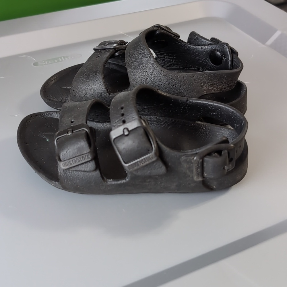 Birkenstock Milano Black Foam Sandals in Play Condition Size Kid's 8.5 - Picture 3 of 8
